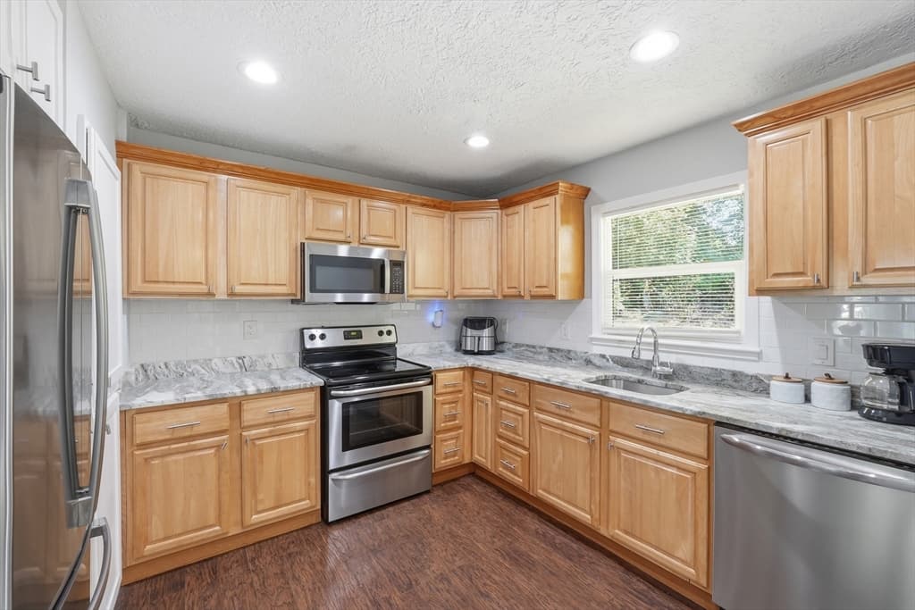 39 Riley Rd, Northborough MA 01532 photo 8