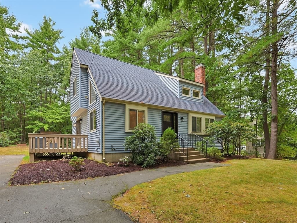 62 Miller St, Franklin MA 02038 photo 2