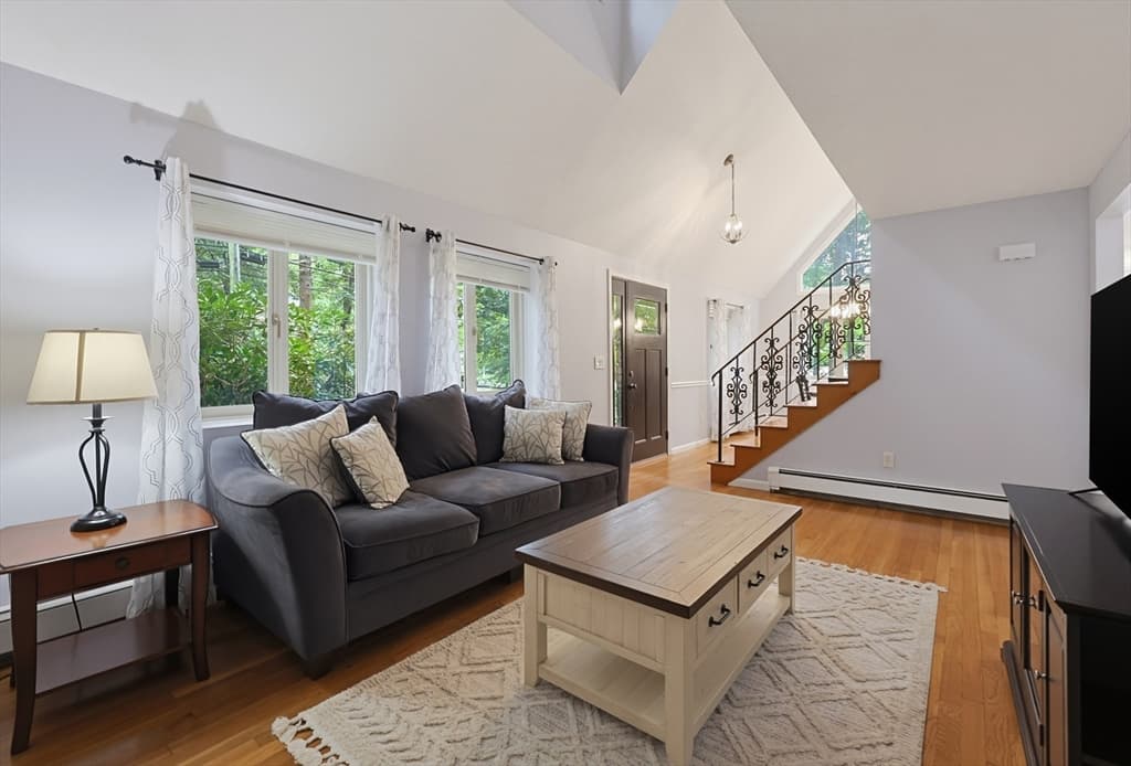 62 Miller St, Franklin MA 02038 photo 6