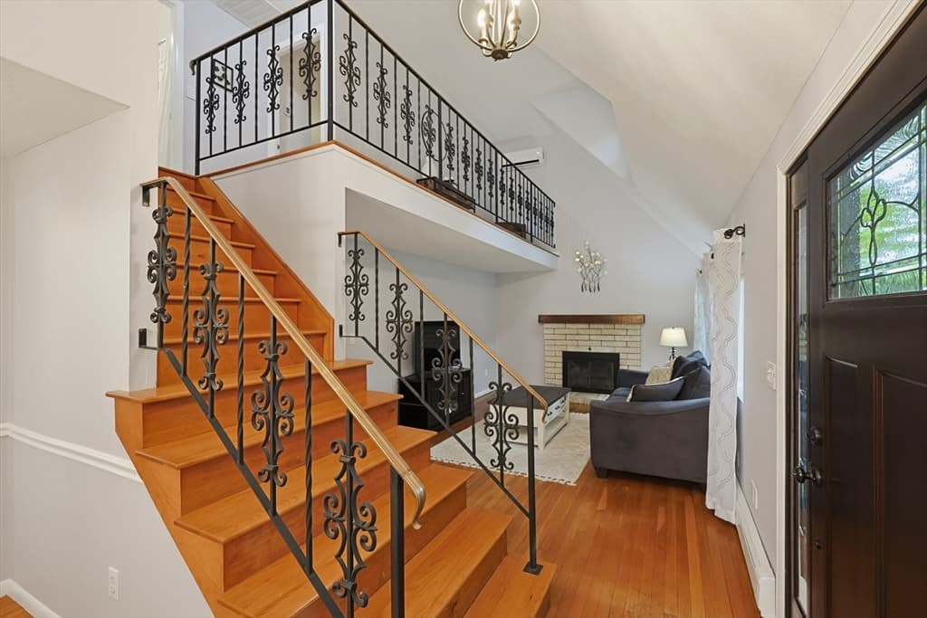 62 Miller St, Franklin MA 02038 photo 5