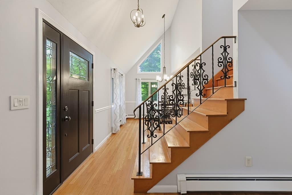 62 Miller St, Franklin MA 02038 photo 4