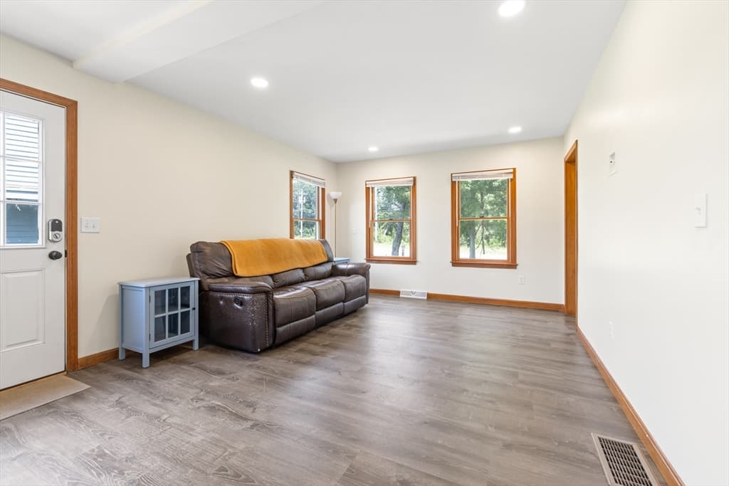 180 Great Road, Littleton MA 01460 photo 6
