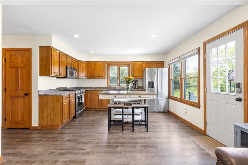 180 Great Road, Littleton MA 01460 photo 3