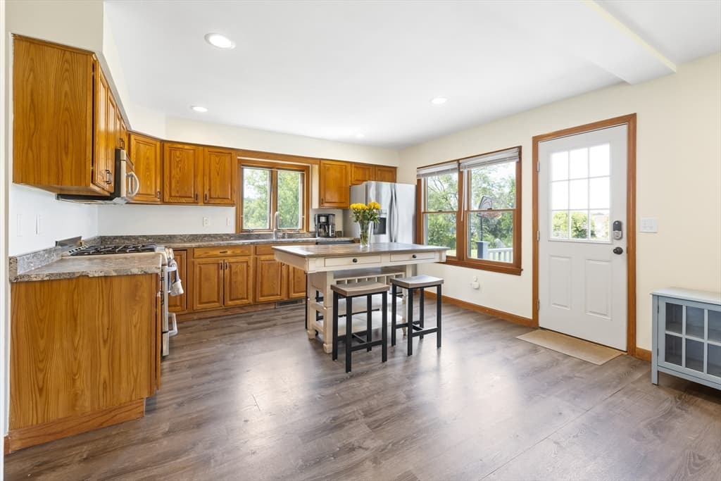 180 Great Road, Littleton MA 01460 photo 4