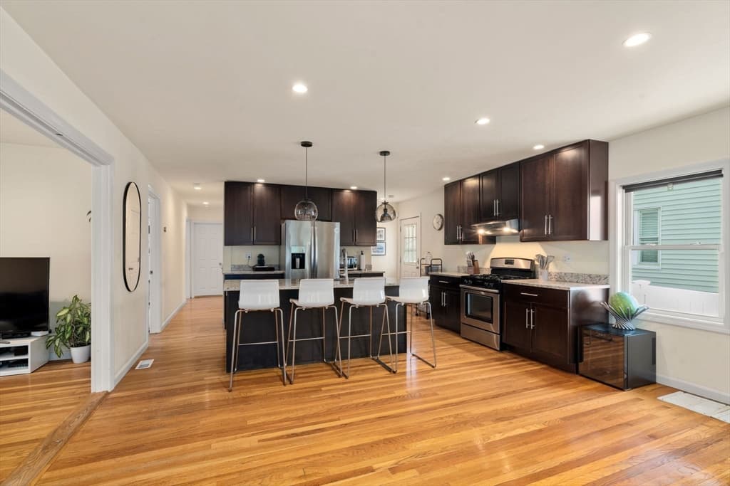 60 French St, Quincy MA 02171 photo 4