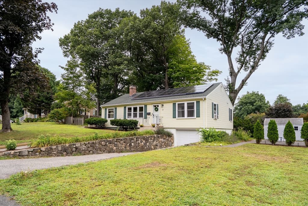 30 Linda Ave, Framingham MA 01701