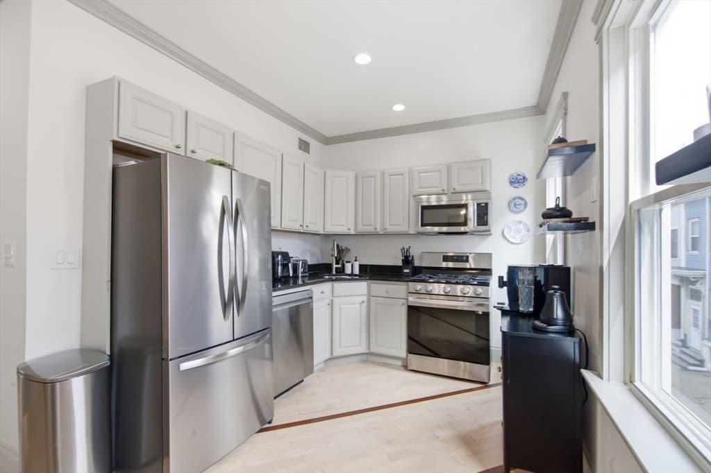 255 Gold St # 2, Boston MA 02127 photo 3