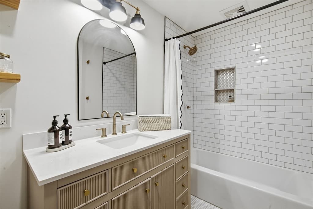 255 Gold St # 2, Boston MA 02127 photo 15