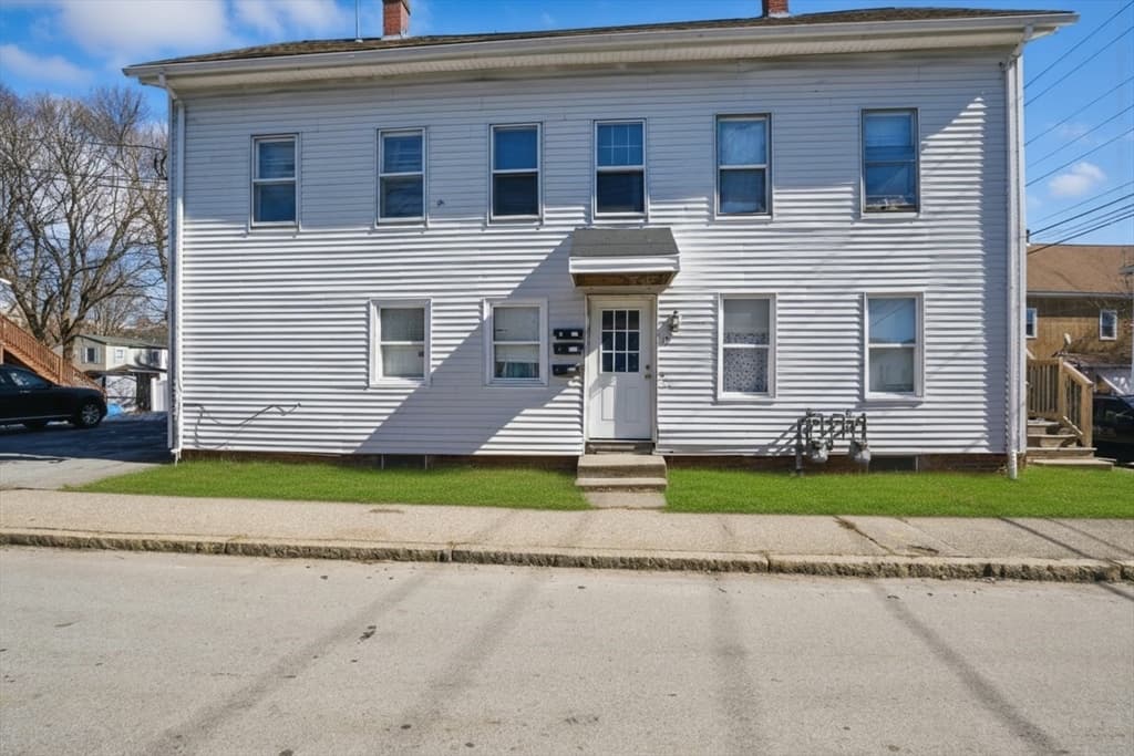 19 Myrtle Ave, Webster MA 01570