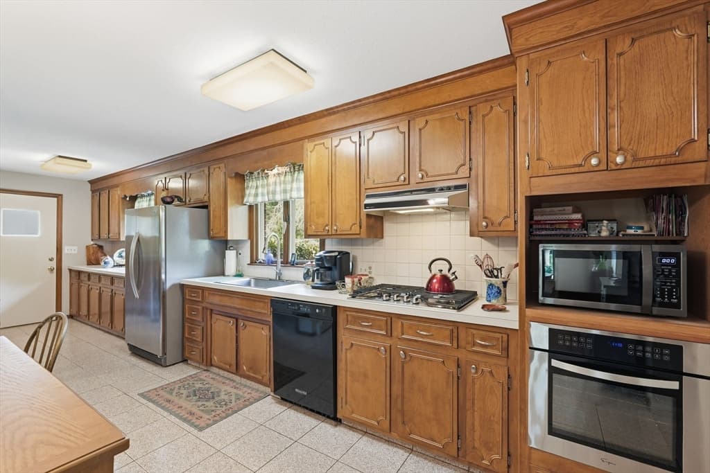 22 Williston Dr, Longmeadow MA 01106 photo 13