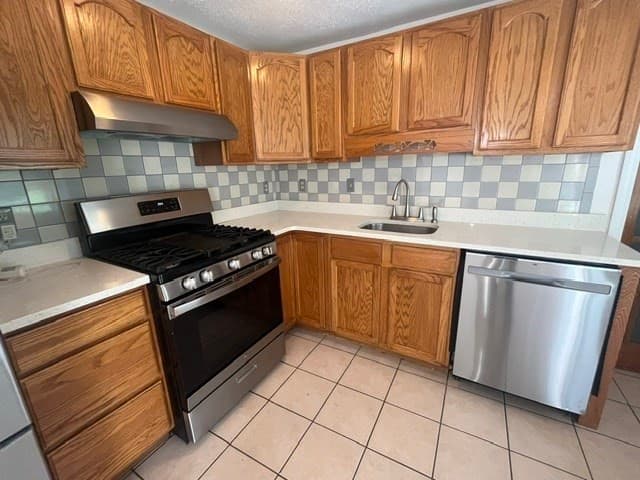 52 Smoke Rise Cir, Swansea MA 02777 photo 5