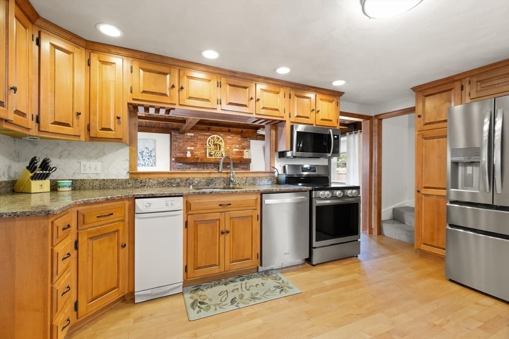 11 Old Farm Rd, Beverly MA 01915 photo 9