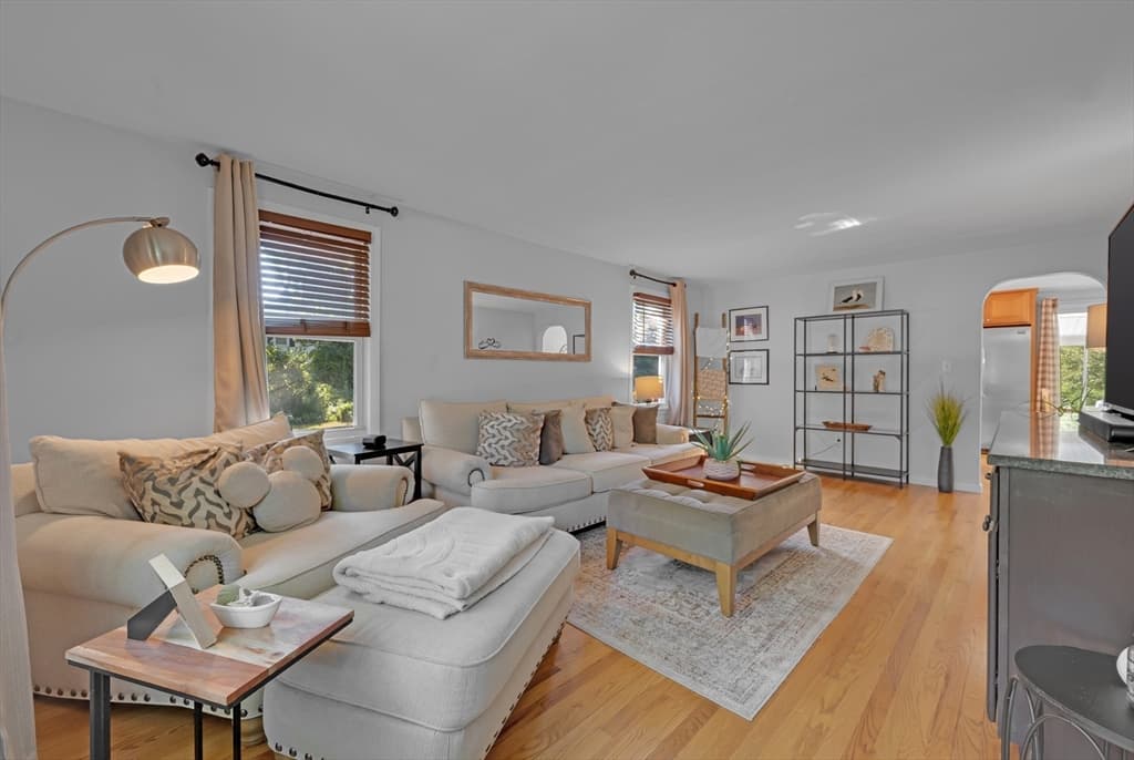 Single Family Residence at 25 Pullard Rd, Grafton MA 01519, Grafton, photo 2 of 39