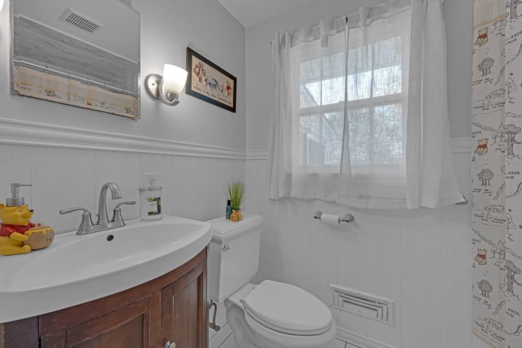 Single Family Residence at 25 Pullard Rd, Grafton MA 01519, Grafton, photo 17 of 39