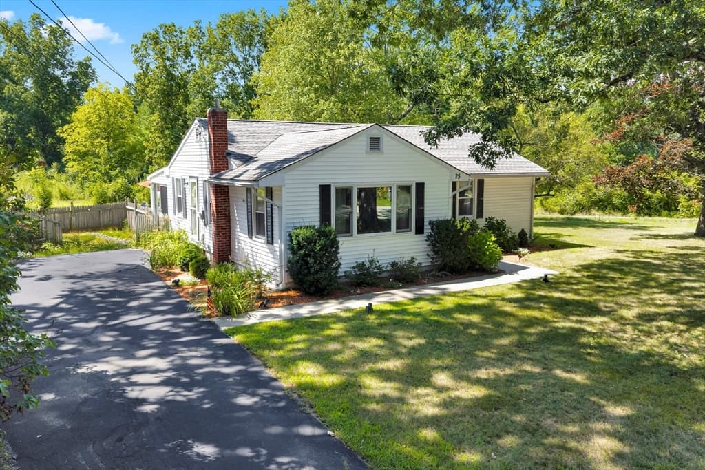 25 Pullard Rd, Grafton MA 01519
