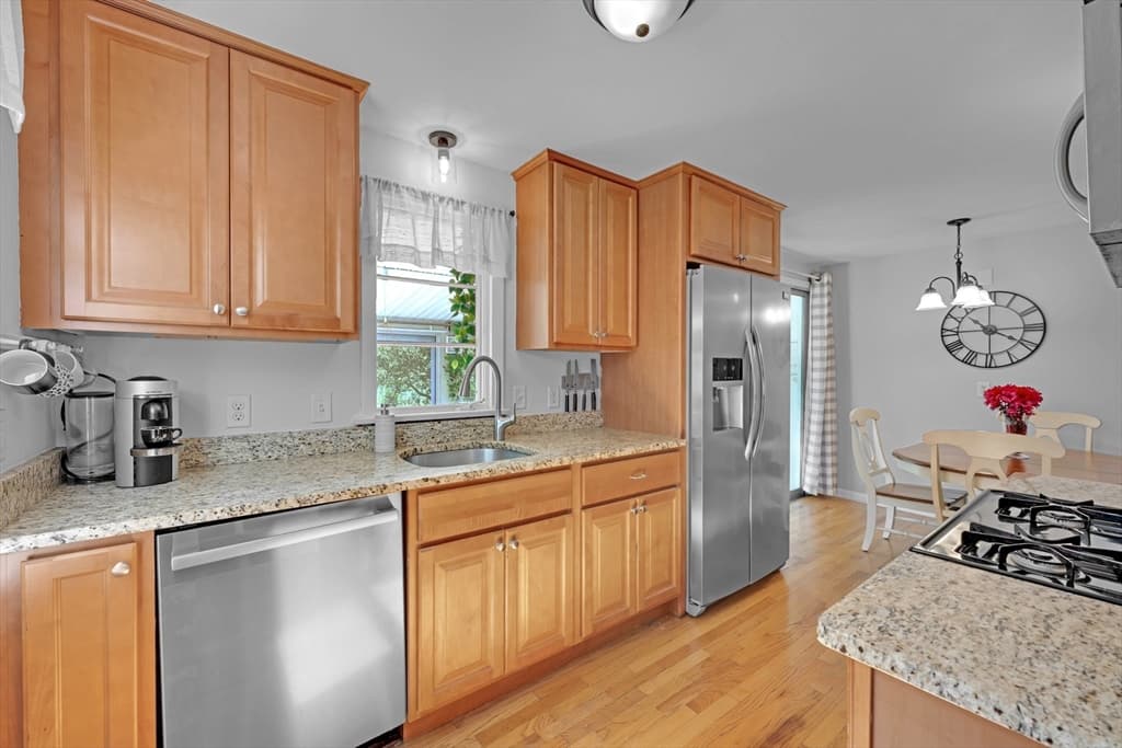 Single Family Residence at 25 Pullard Rd, Grafton MA 01519, Grafton, photo 5 of 39