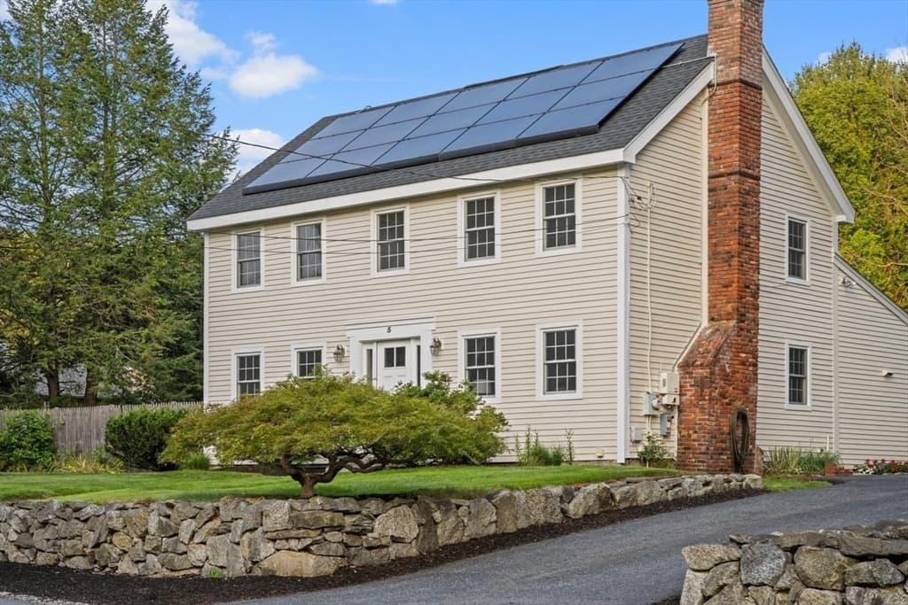5 Elm Street, Upton MA 01568