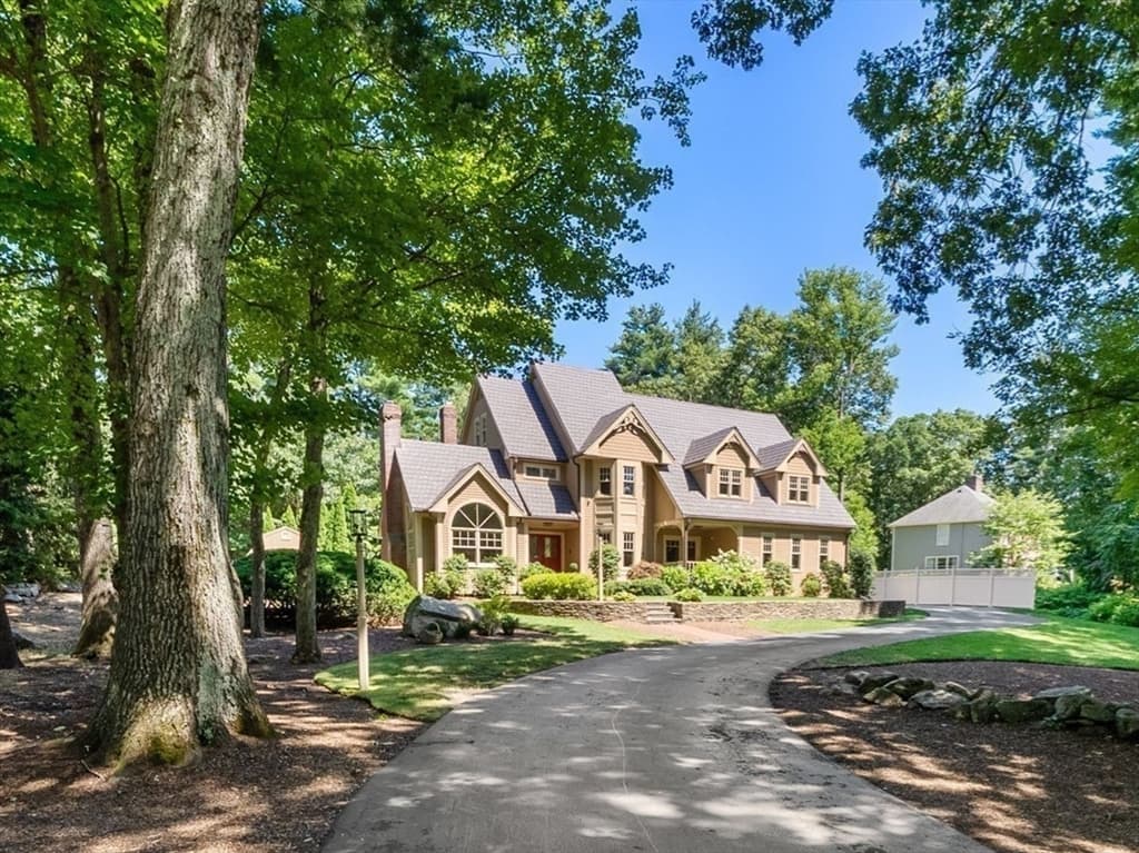 5 Queen Anne Rd, Hopkinton MA 01748