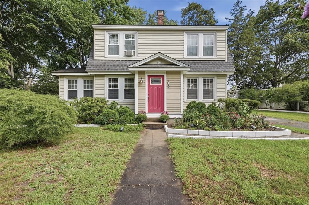 101 Pleasant St, Tewksbury MA 01876