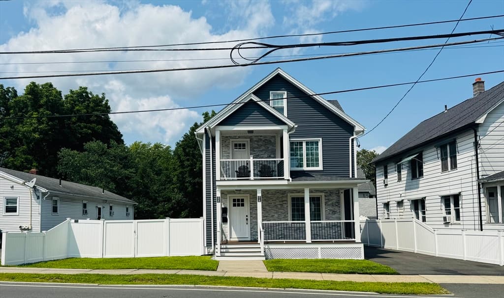 318-320 Goodwin St, Springfield MA 01151