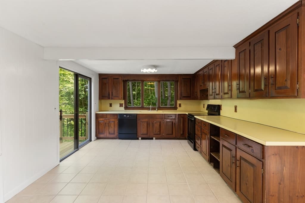 Single Family Residence at 59 Holly St, Gloucester MA 01930, Gloucester, photo 14 of 36