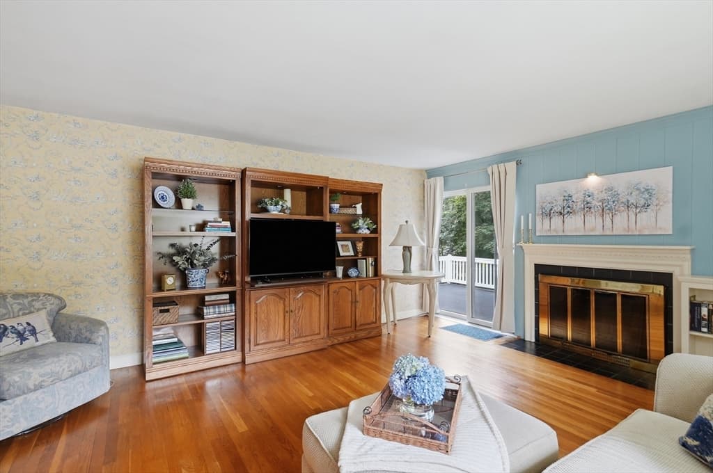 21 Oakwood Ave, Saugus MA 01906 photo 11
