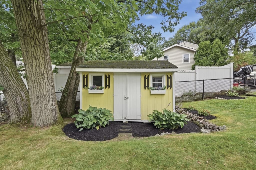 21 Oakwood Ave, Saugus MA 01906 photo 39