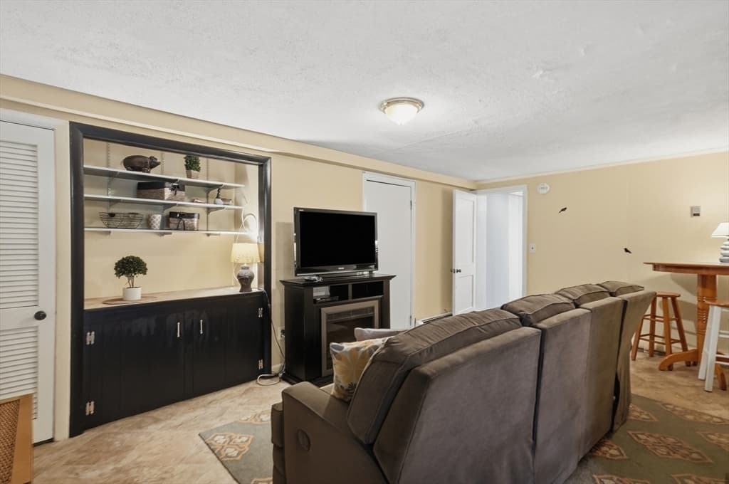 21 Oakwood Ave, Saugus MA 01906 photo 25