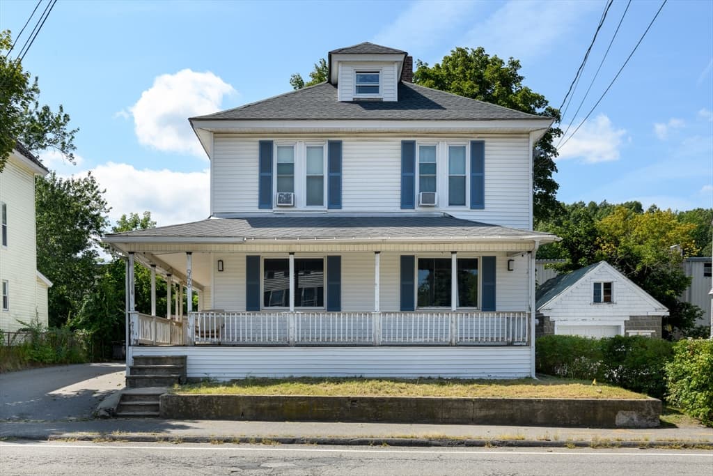956 Main St, Clinton MA 01510 photo 2