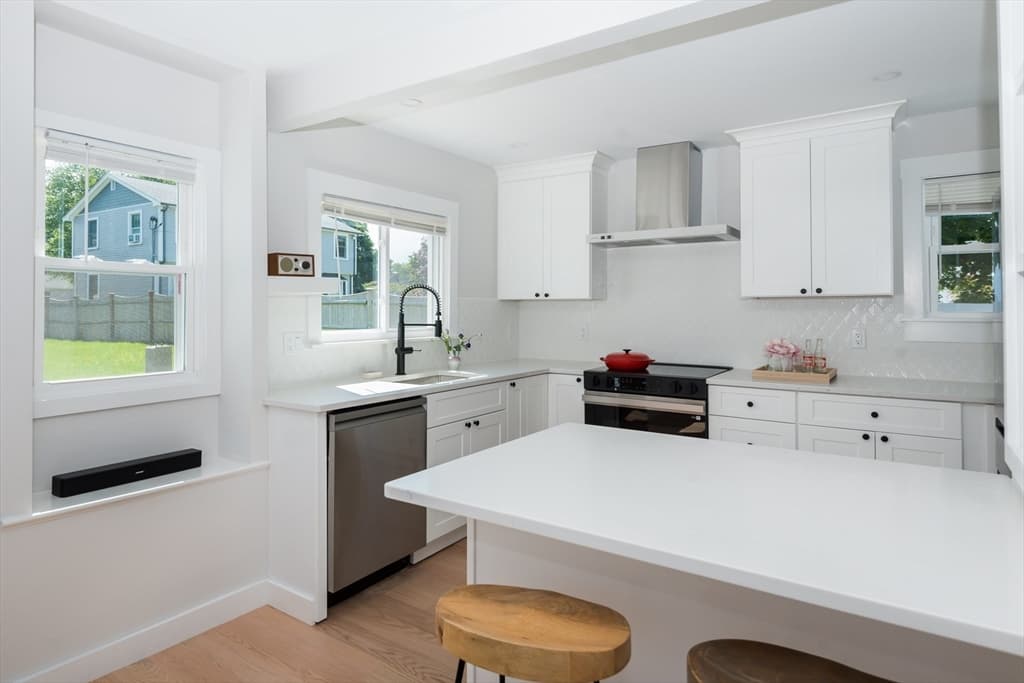 12 Norton St, Boston MA 02136 photo 6
