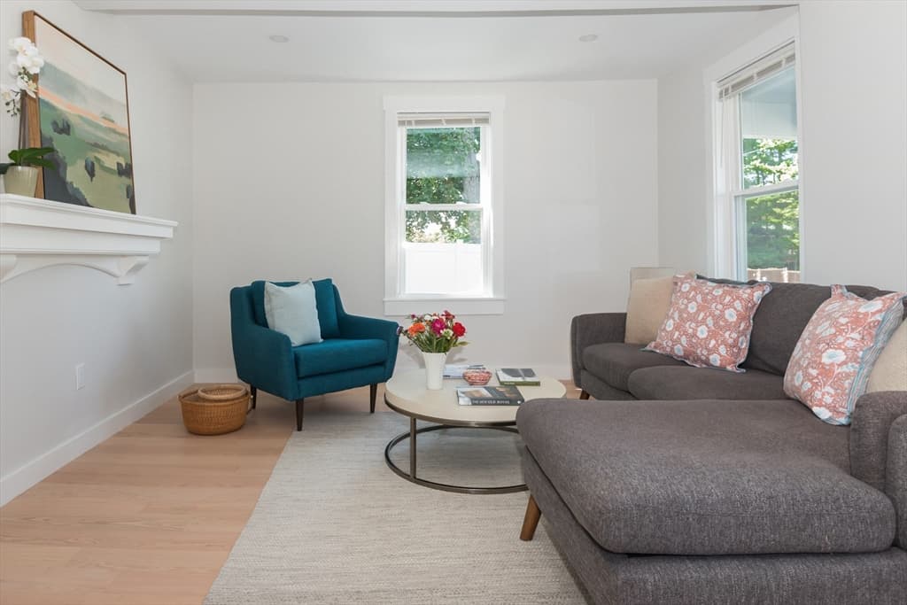 12 Norton St, Boston MA 02136 photo 4