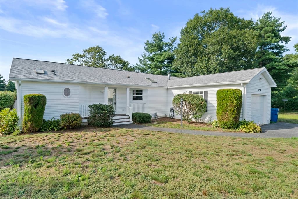 406 Simmons Rd, Middleboro MA 02346