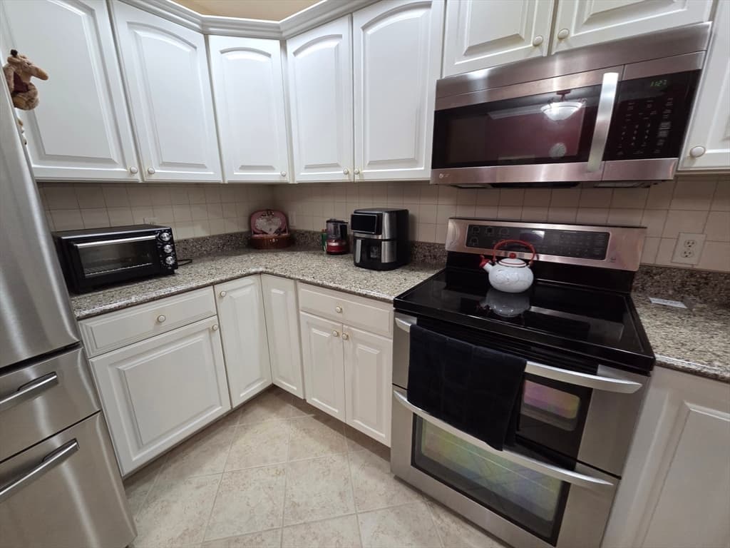 Condominium at 37 Horne Way # 37, Millbury MA 01527, Millbury, photo 15 of 33