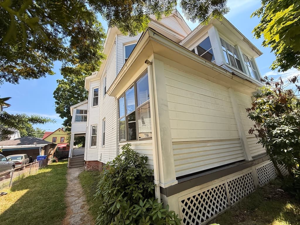 43 Wellington St, Springfield MA 01109 photo 2