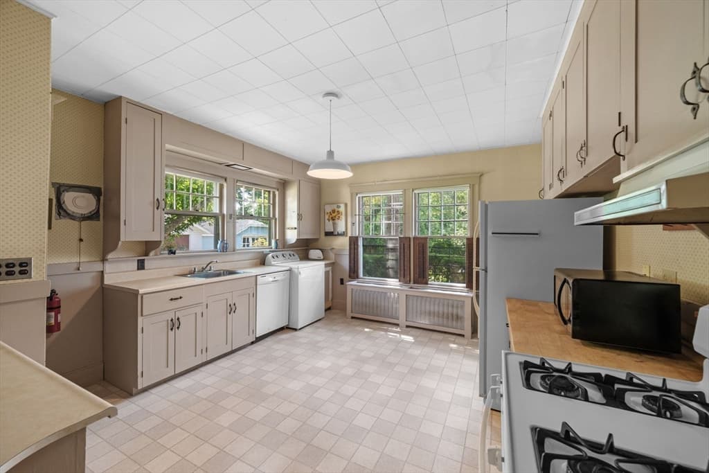 241 E. Lothrop, Beverly MA 01915 photo 22