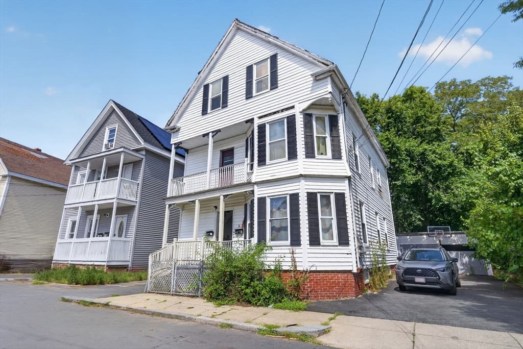 16 Gilbert Ave, Haverhill MA 01832