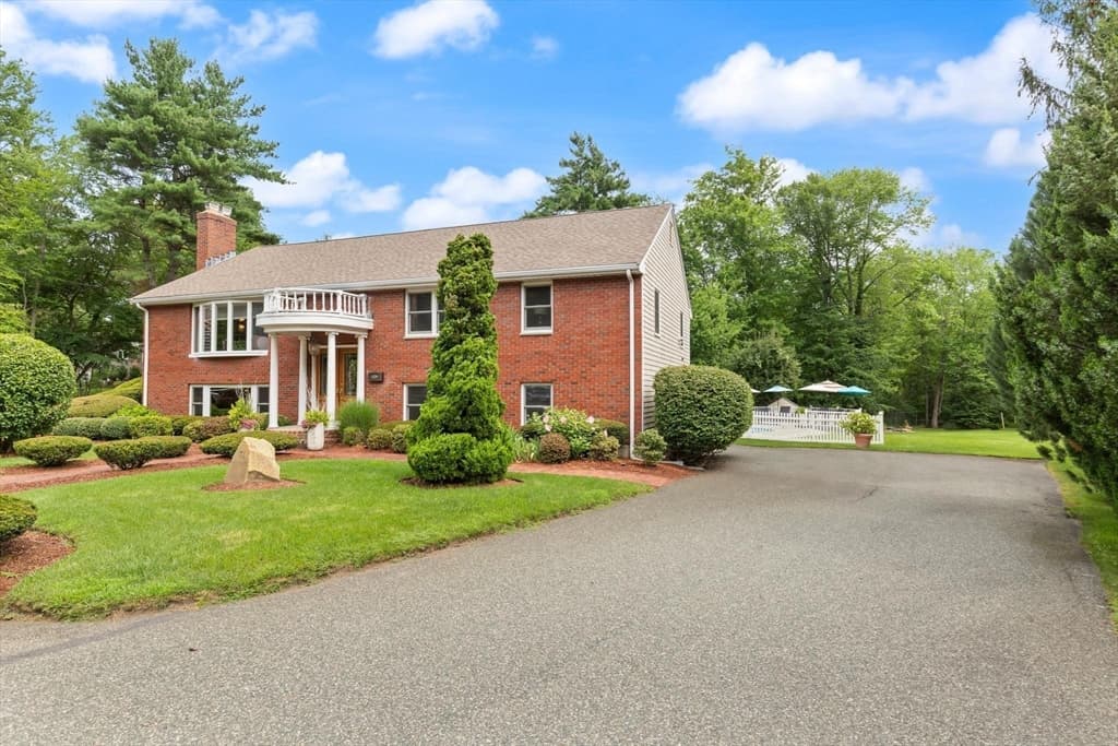 71 Poulos Rd, Braintree MA 02184 photo 3