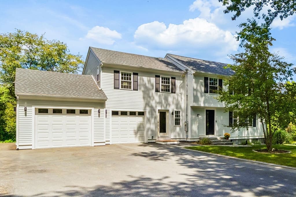 27 Maple St, Carlisle MA 01741 photo 2