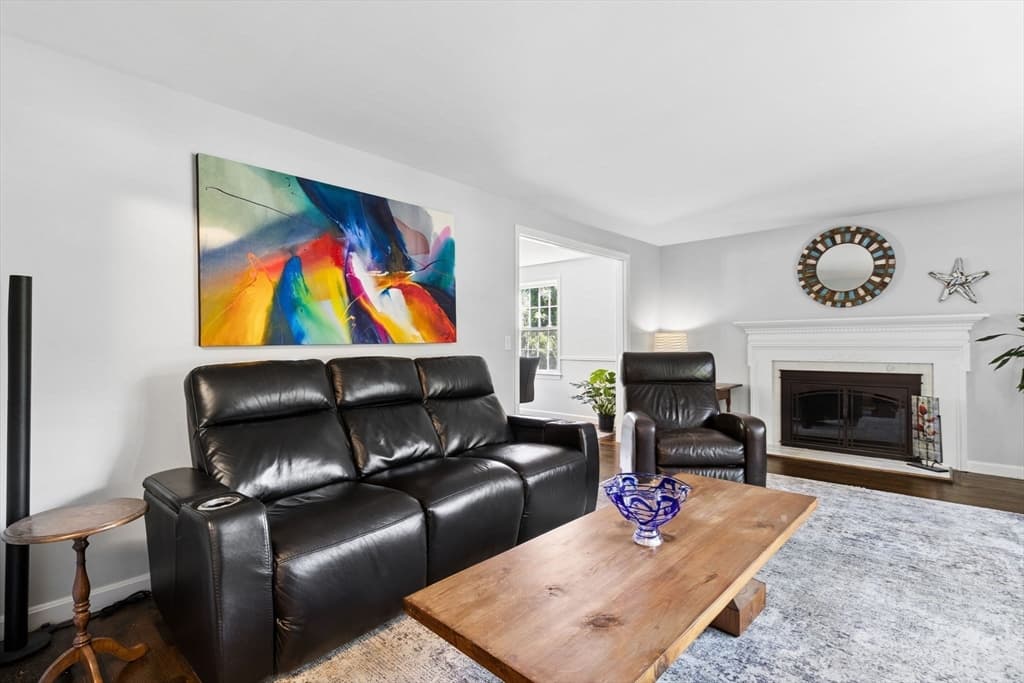 27 Maple St, Carlisle MA 01741 photo 6