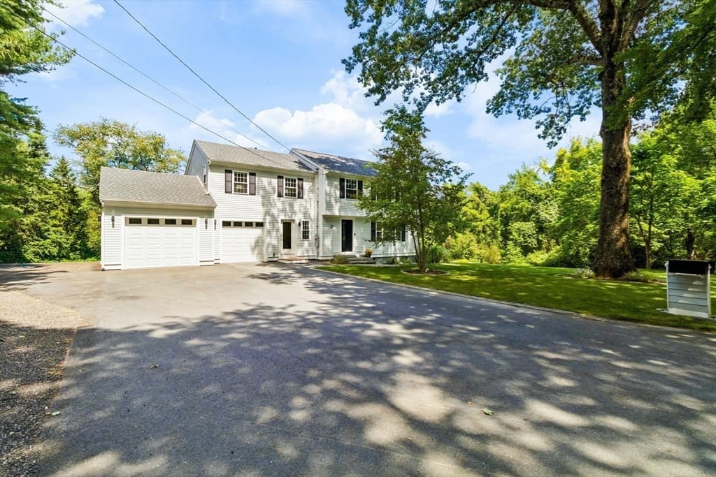 27 Maple St, Carlisle MA 01741 photo 3