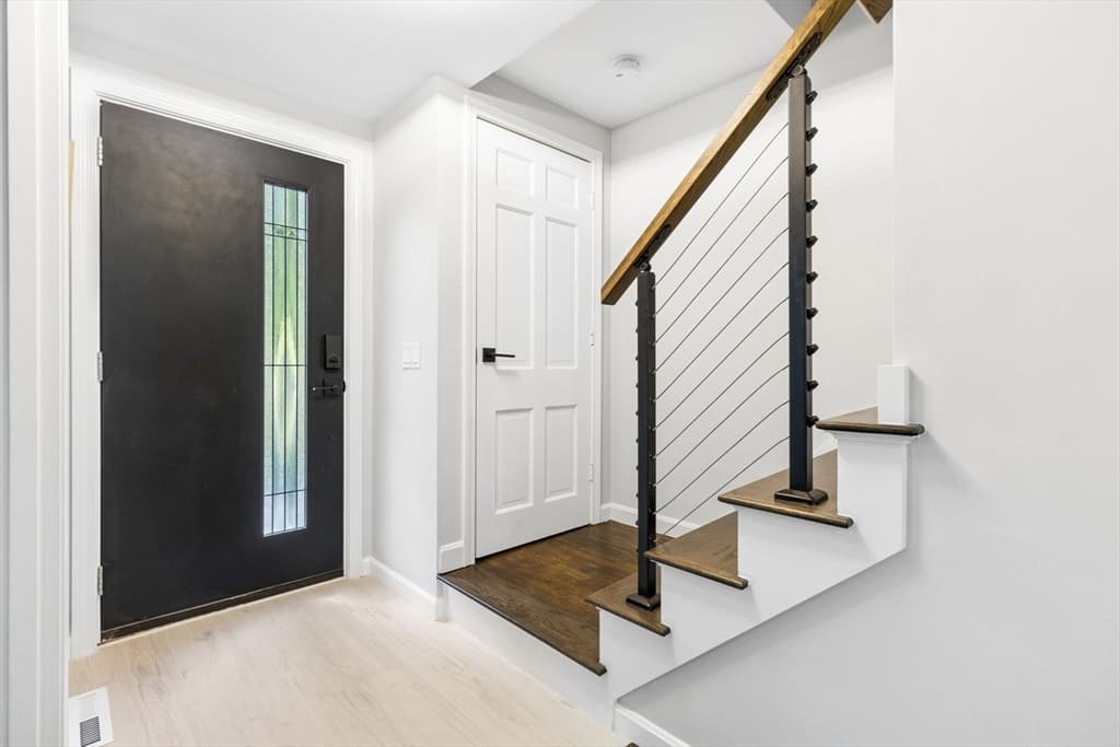 27 Maple St, Carlisle MA 01741 photo 5