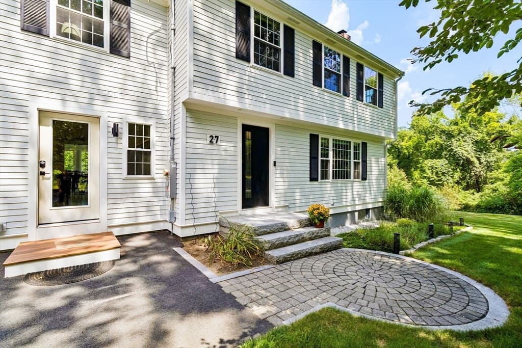 27 Maple St, Carlisle MA 01741 photo 4
