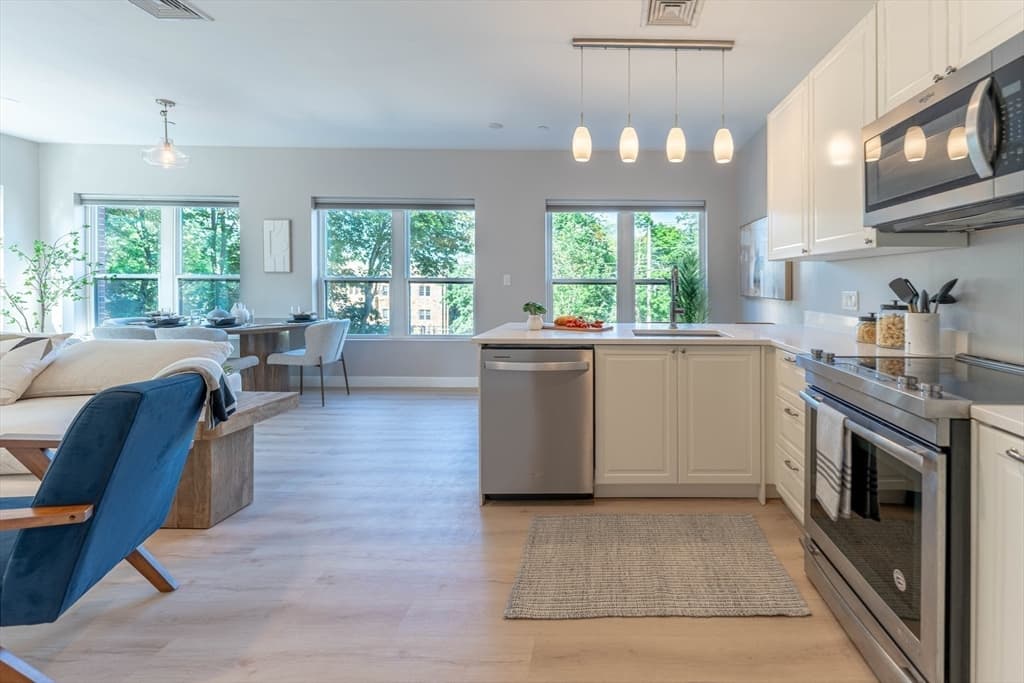 999 Hancock St # 202, Quincy MA 02169 photo 9