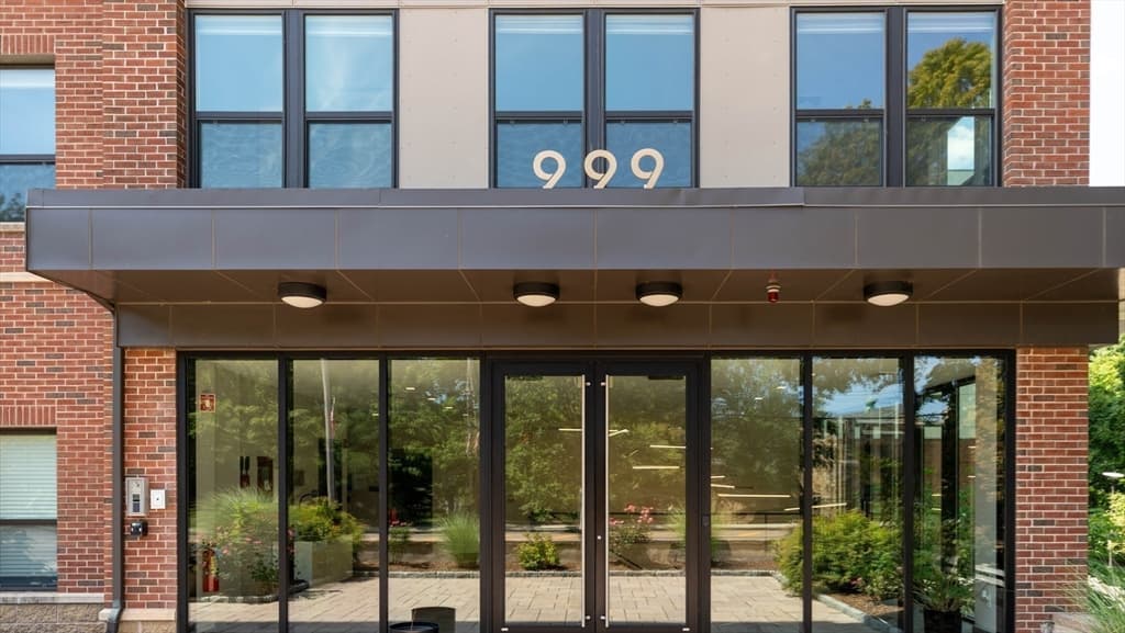 999 Hancock St # 202, Quincy MA 02169 photo 4