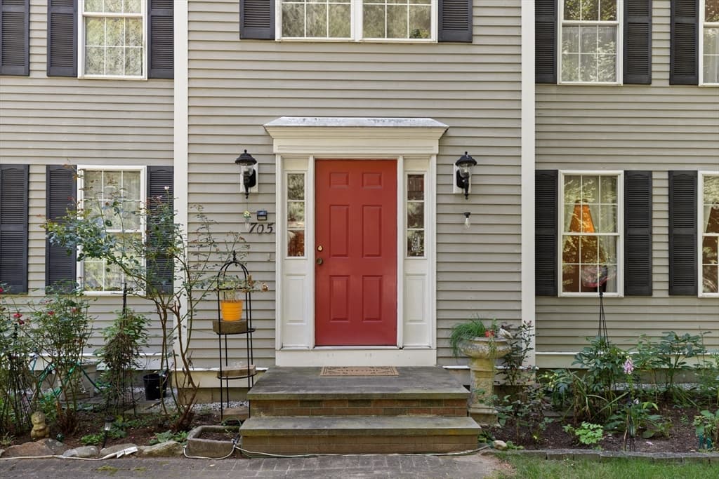 705 Main St, Acton MA 01720 photo 2