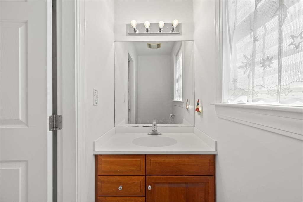 705 Main St, Acton MA 01720 photo 9