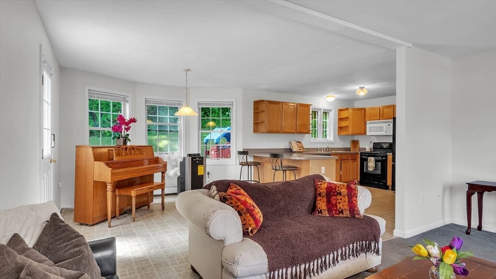 117 Bradley Ave, Haverhill MA 01832 photo 6