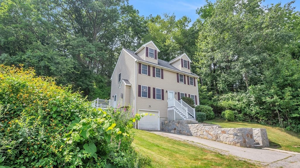 117 Bradley Ave, Haverhill MA 01832