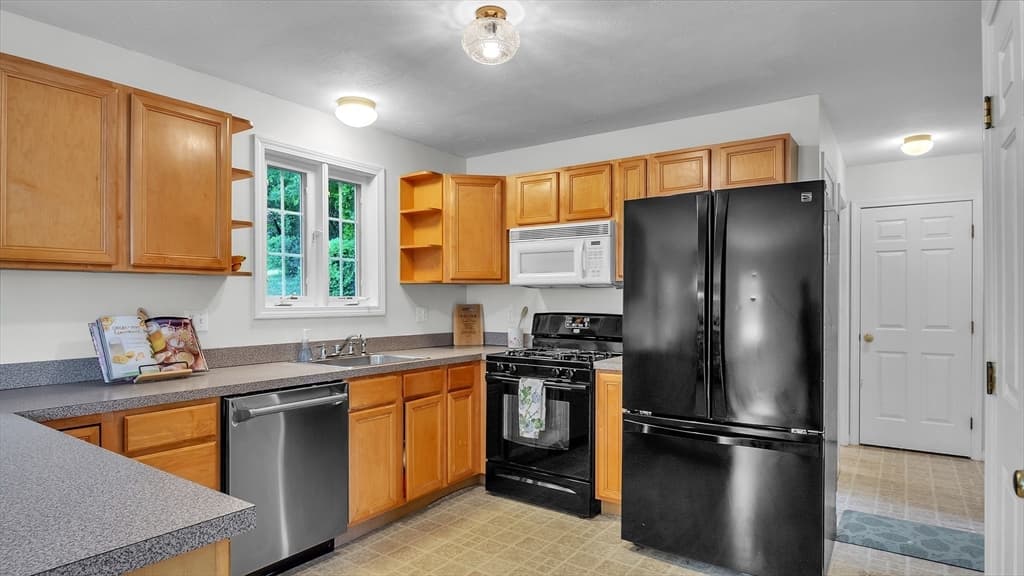 117 Bradley Ave, Haverhill MA 01832 photo 11