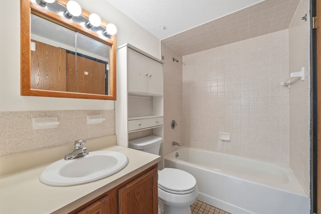 180 Green St # 406, Melrose MA 02176 photo 23